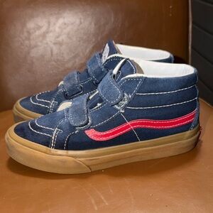 Vans Hi Top Velcro Skateboard Shoes in Little boys size 2